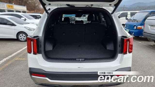 Kia Sorento 2023 — Şəkil 17/20