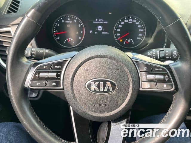 Kia Seltos 2021 — Фото 12/20