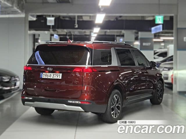 Kia Carnival 2021 — ფოტო 1/20