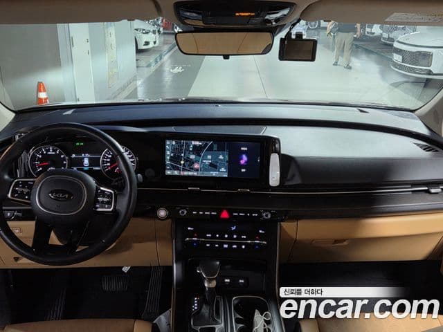 Kia Carnival 2021 — ფოტო 10/20