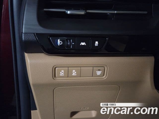 Kia Carnival 2021 — ფოტო 13/20