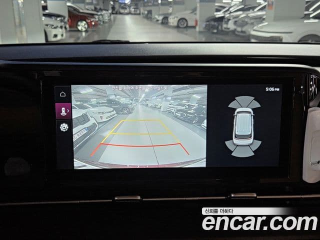 Kia Carnival 2021 — ფოტო 17/20