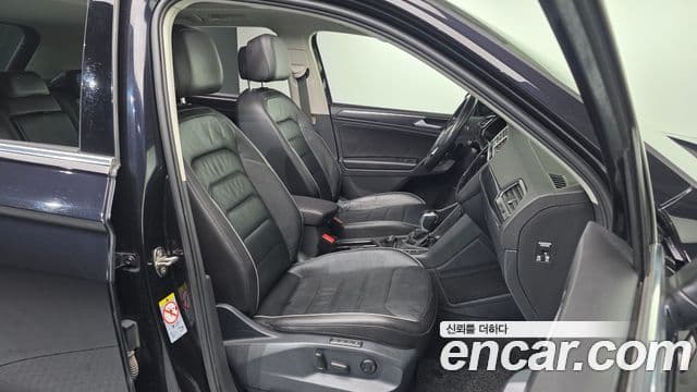 Volkswagen Tiguan 2021 — Şəkil 10/20