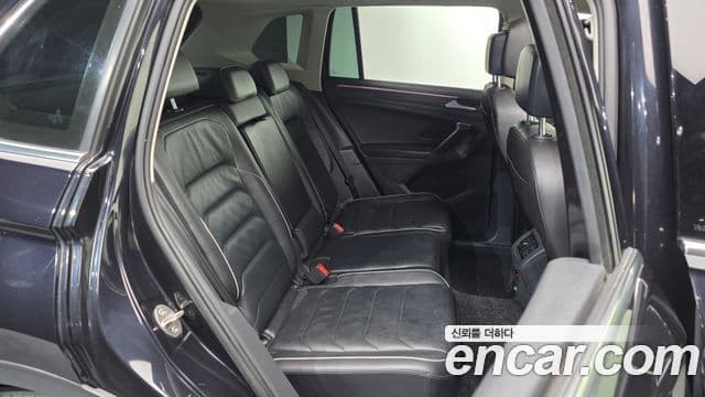 Volkswagen Tiguan 2021 — Şəkil 12/20