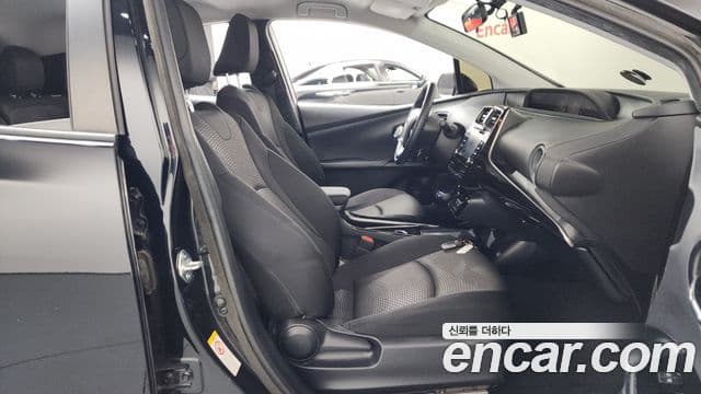 Toyota Prius 2019 — Photo 17/20