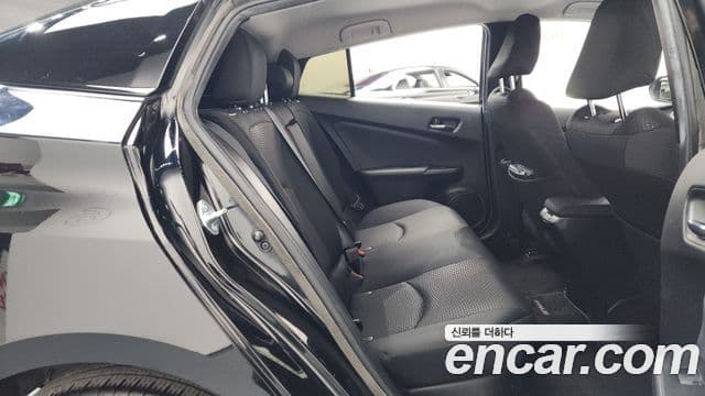 Toyota Prius 2019 — Photo 14/20