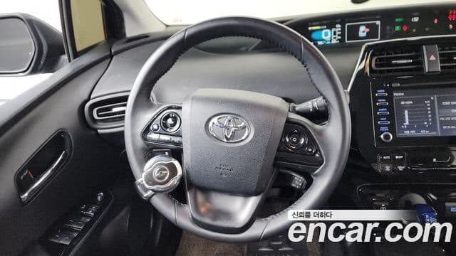 Toyota Prius 2019 — Photo 16/20