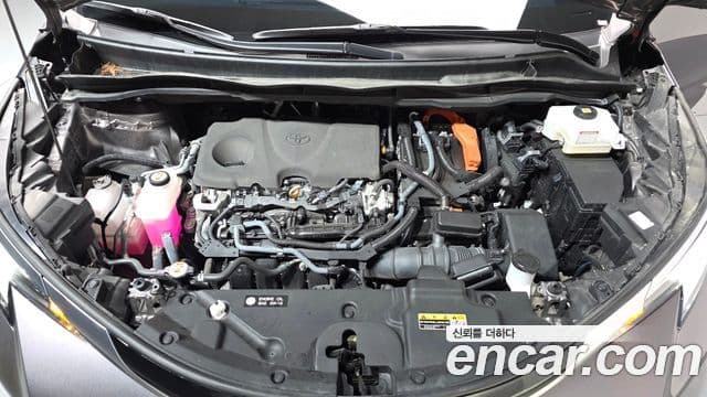 Toyota Sienna 2023 — ფოტო 6/20