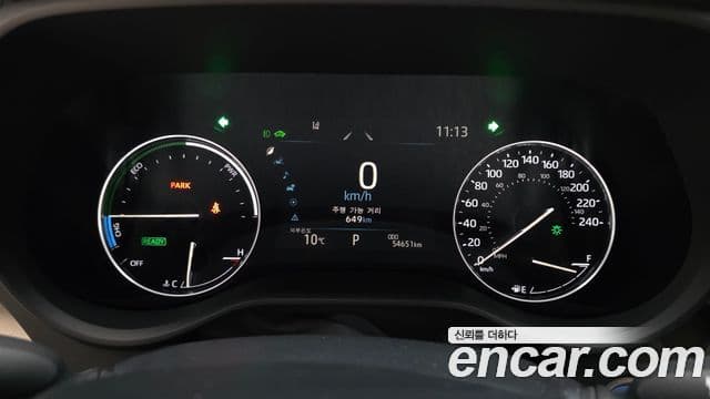 Toyota Sienna 2023 — ფოტო 8/20