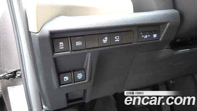 Toyota Sienna 2023 — ფოტო 16/20