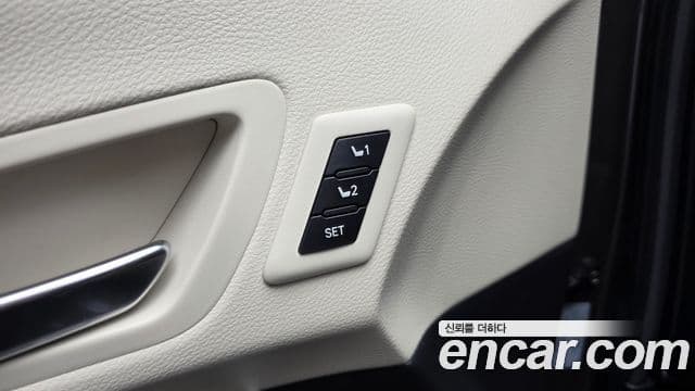Toyota Sienna 2023 — ფოტო 18/20
