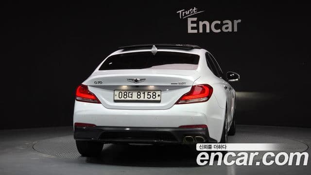Genesis G70 2018 — ფოტო 4/20