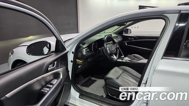 Genesis G70 2018 — ფოტო 11/20
