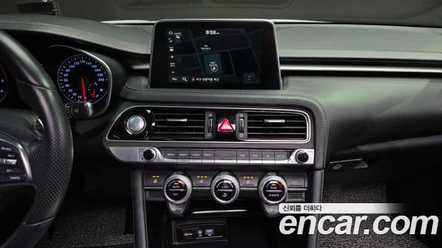 Genesis G70 2018 — ფოტო 15/20