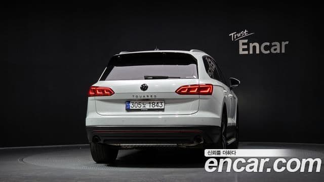 Volkswagen Touareg 2023 — фото 4 из 20