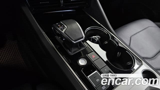 Volkswagen Touareg 2023 — ფოტო 9/20