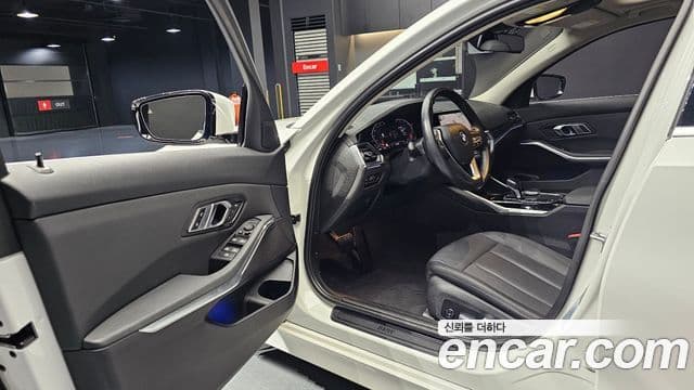 BMW 3 Series 2019 — Şəkil 11/20