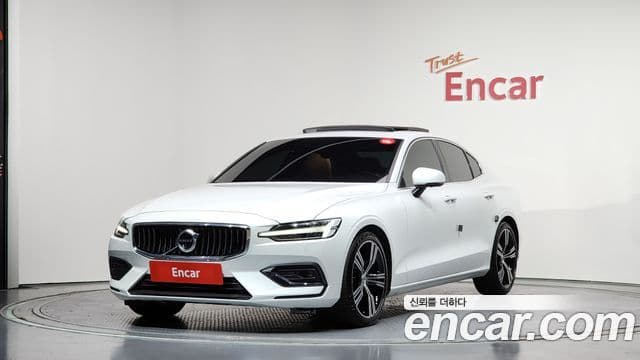 Volvo S60 2019 — ფოტო 1/20