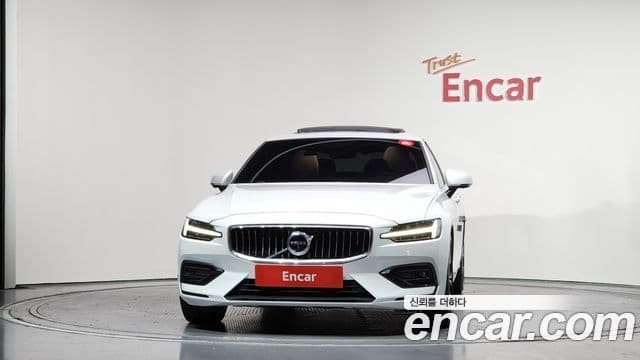 Volvo S60 2019 — ფოტო 3/20