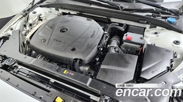 Volvo S60 2019 — ფოტო 6/20
