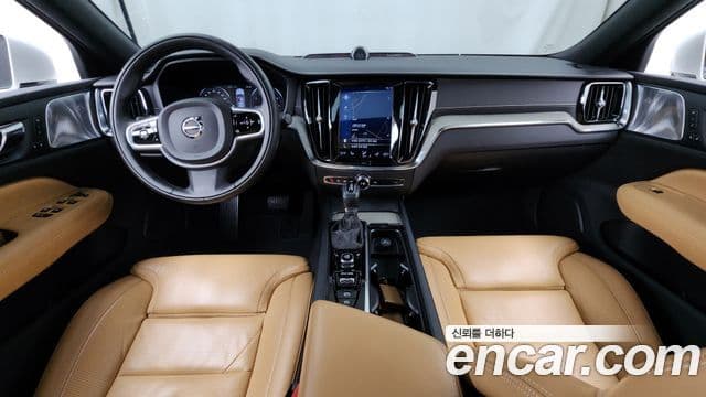 Volvo S60 2019 — ფოტო 7/20