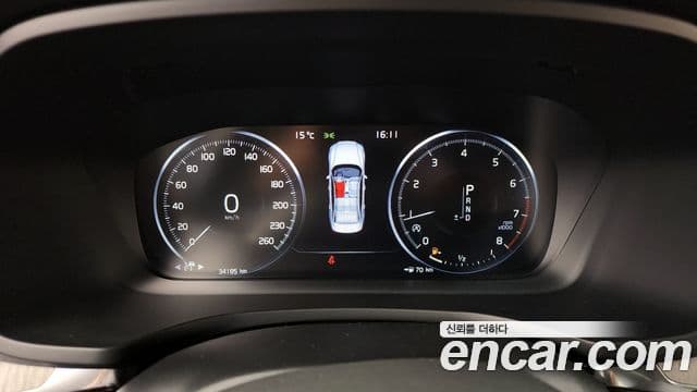 Volvo S60 2019 — ფოტო 8/20