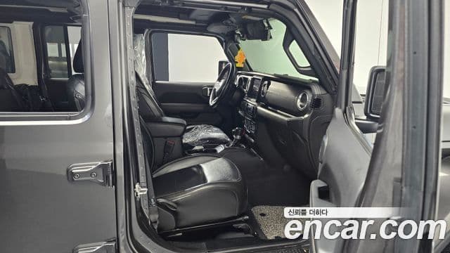 Jeep Wrangler 2022 — Şəkil 10/20