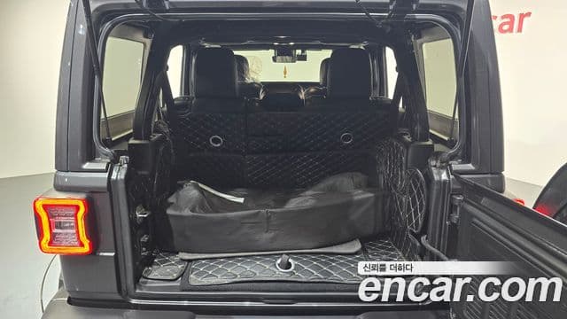 Jeep Wrangler 2022 — Şəkil 19/20