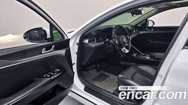 Kia K5 2021 — Şəkil 11/20