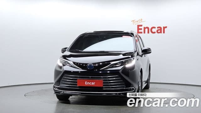 Toyota Sienna 2021 — Photo 19/20
