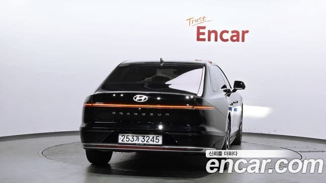 Hyundai Grandeur 2023 — ფოტო 4/20
