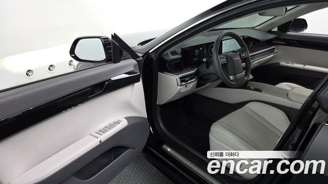 Hyundai Grandeur 2023 — ფოტო 11/20