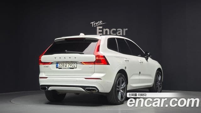 Volvo XC60 2020 — ფოტო 2/20