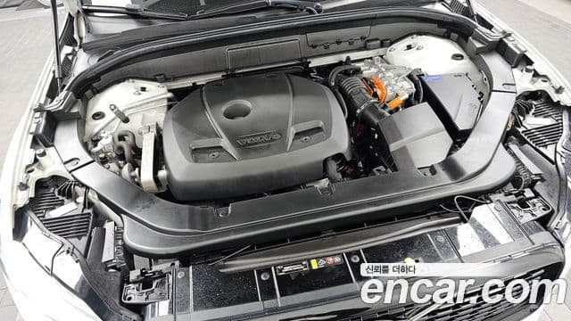 Volvo XC60 2020 — ფოტო 6/20