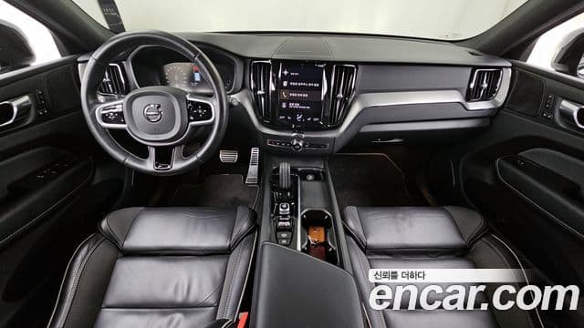 Volvo XC60 2020 — ფოტო 7/20