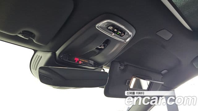 Volvo XC60 2020 — ფოტო 19/20