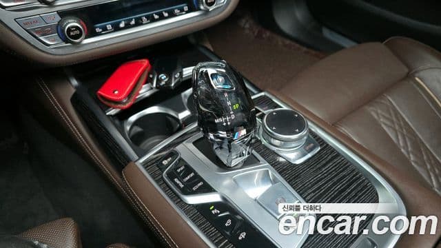 BMW 7 Series 2018 — Фото 9/20
