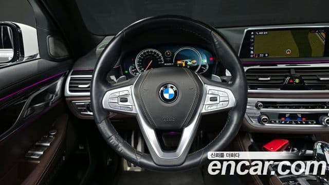 BMW 7 Series 2018 — Фото 13/20