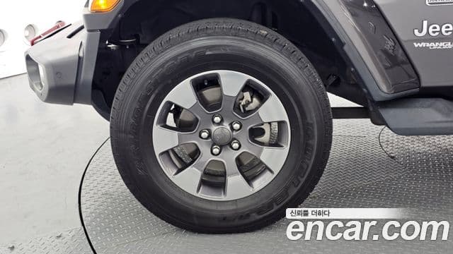 Jeep Wrangler 2019 — Şəkil 13/20