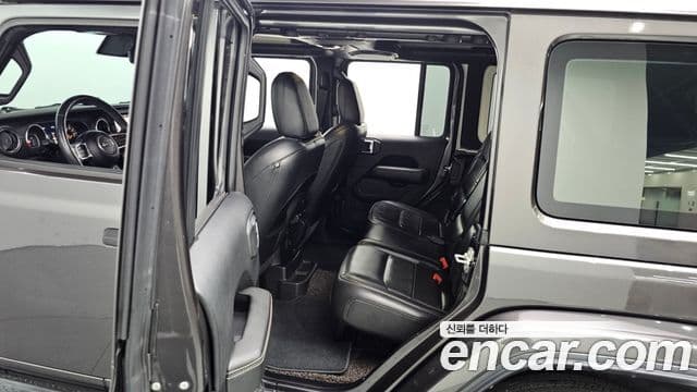 Jeep Wrangler 2019 — Şəkil 2/20