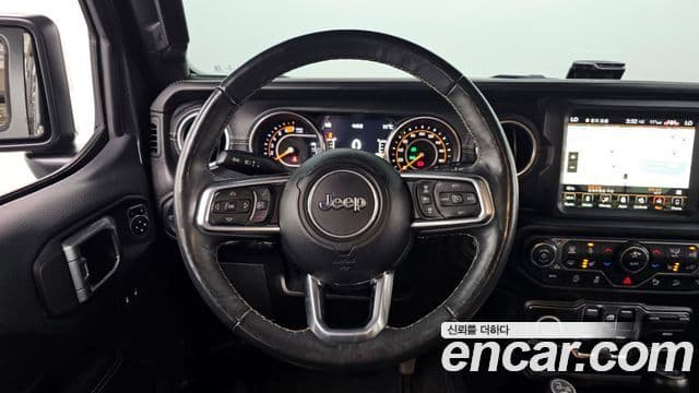 Jeep Wrangler 2019 — Şəkil 8/20