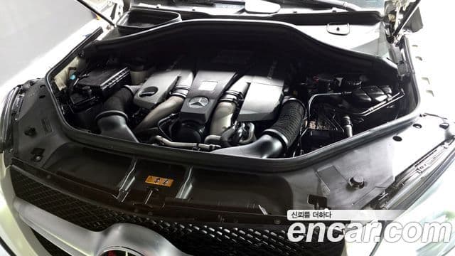 Mercedes-Benz GLE-Class 2019 — ფოტო 6/20