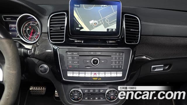 Mercedes-Benz GLE-Class 2019 — ფოტო 14/20