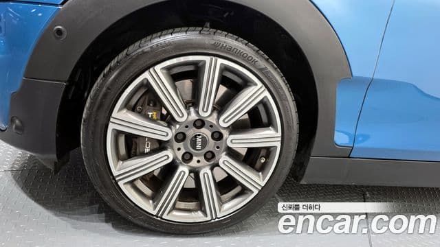 Mini Cooper S Clubman 2023 — Фото 5/20