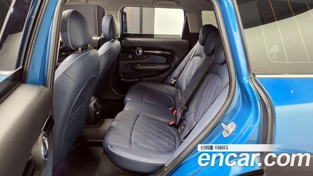 Mini Cooper S Clubman 2023 — Фото 12/20
