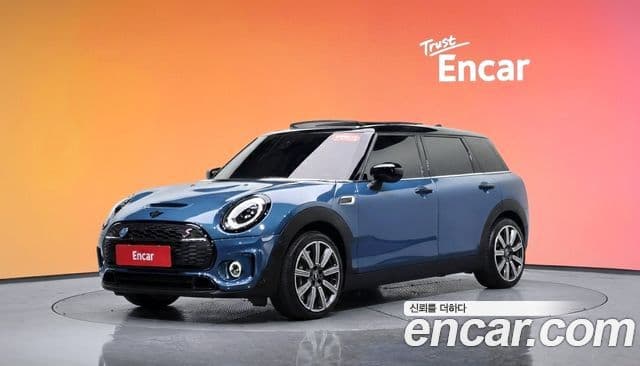 Mini Cooper S Clubman 2023 — Фото 1/20