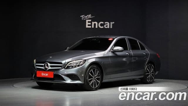 Mercedes-Benz C-Class 2020 — Photo 1/20