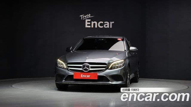Mercedes-Benz C-Class 2020 — Photo 7/20