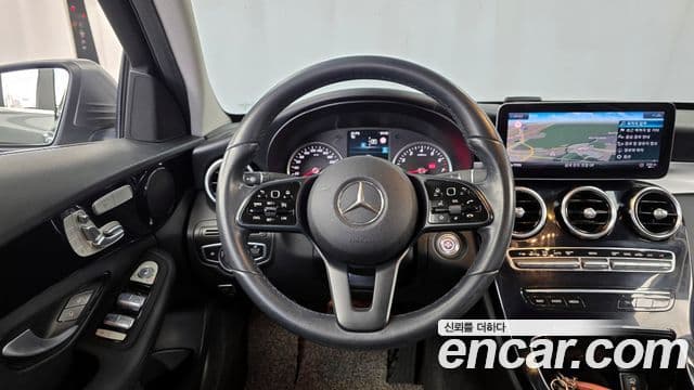 Mercedes-Benz C-Class 2020 — Photo 3/20