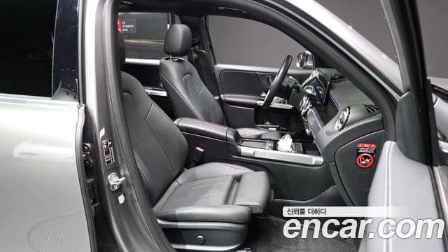 Mercedes-Benz GLB-Class 2024 — Photo 12/20